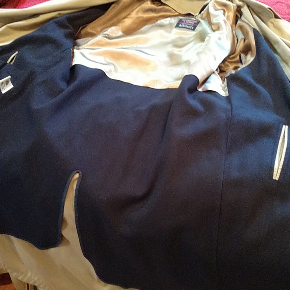 Roundtree and York Trenchcoat - Picture 7 of 10